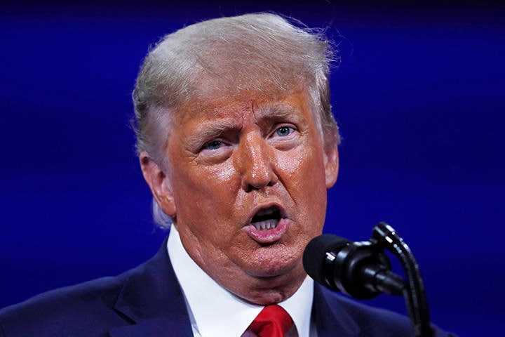 「左派がアメリカの物語を歪めてきた」とトランプは訴える（2月28日、フロリダ州オーランド）　Joe Skipper-REUTERS