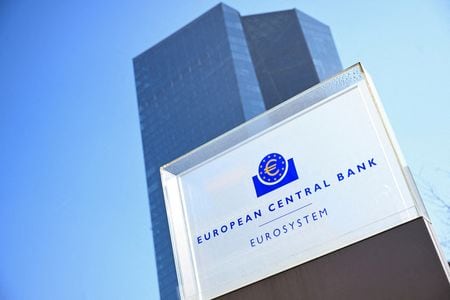 　３月１１日、欧州中央銀行（ＥＣＢ）理事会メンバーのナーゲル独連銀総裁はロイターに対し、イラン戦争によって燃料価格が上昇し、ユーロ圏のインフレ率が持続的に高まるようであれば、ＥＣＢは迅速かつ断固とした行動を取ると述べた。写真はドイツ・フランクフルトの欧州中央銀行（ＥＣＢ）本部。２０２５年３月撮影（２０２６年　ロイター/Jana Rodenbusch）