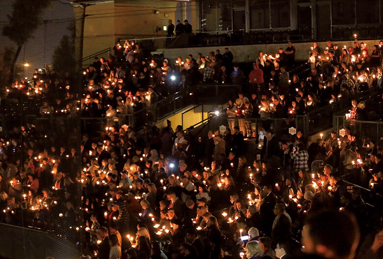 亀裂の深まるアメリカで銃乱射事件が頻発し、罪のない市民が犠牲に　Mario Anzuoni- REUTERS