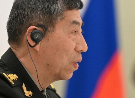　中国の李尚福国防相（写真）が先週行う予定だったベトナム高官らとの会談を中国側が数日前にキャンセルし、その理由として「健康状態」を挙げていたことが分かった。事情に詳しい複数の関係筋が明らかにした。写真は４月にモスクワで撮影。提供写真（２０２３年　ロイター/Sputnik/Pavel Bednyakov/Pool via REUTERS）