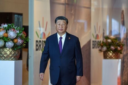 中国国営の新華社は１日、習近平国家主席が海警局を視察した際、海洋法を執行し「犯罪行為」を取り締まって中国の領土主権を守るよう指示したと伝えた。８月撮影（２０２３年　ロイター/Alet Pretorius）