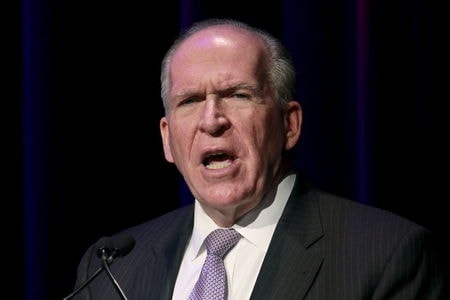 　１１月１６日、米中央情報局（ＣＩＡ）のジョン・ブレナン長官は、パリで先週末起きた同時多発攻撃は１回限りの出来事とは考えられず、事件の犯行声明を出した過激派組織「イスラム国」が同様の攻撃を準備している可能性があると述べた。写真はワシントンで１０月撮影（２０１５年　ロイター/Yuri Gripas）