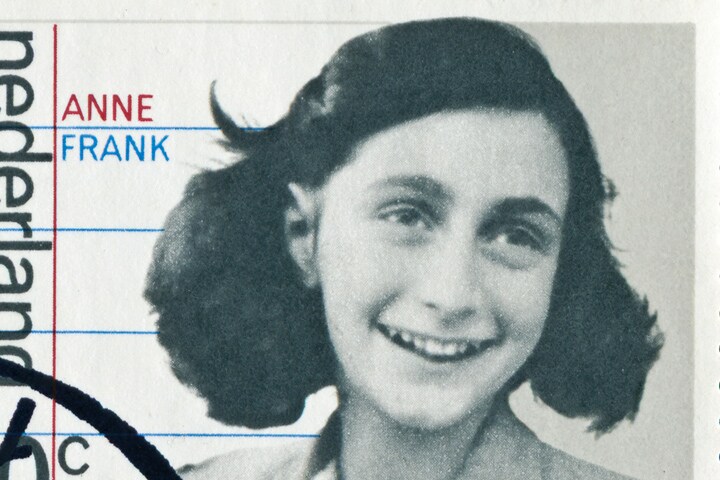 アンネも今のテェ―ンエイジャーと一緒　traveler1116-iStock