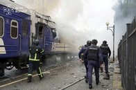 ロシア、ウクライナ・ポーランド国境付近で列車攻撃　外交官ら標的か