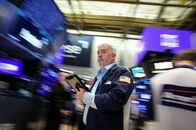 米国株式市場＝主要3指数1％超安、中東緊張再燃で　半導体株が安い