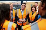 英新政権、若年失業対策で技術教育改革　ＡＩ時代へ人材育成