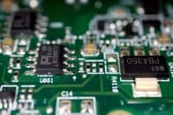 「DeepSeekショック」から半年...AI投資と半導体株への熱視線