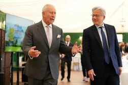 英国王、ＡＩ企業幹部らと会合　「手遅れになる」前に対策を要請