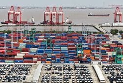 中国6月輸出、前年比＋27％に加速　輸入も予想上回る36％増
