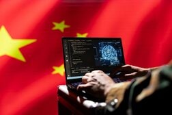 中国の弾圧を暴いた女性たちが、中国によるものと思われるディープフェイクAIポルノの標的に