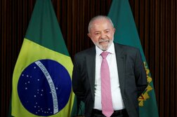 ブラジル大統領選、決選ならルラ氏がボルソナロ氏長男を僅差リード＝調査