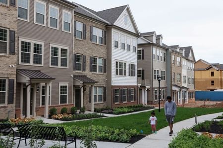 Houses are seen in Livingston Square, a construction of the PulteGroup, in Livingston, New Jersey, U.S., May 23, 2022. REUTERS/Andrew Kelly