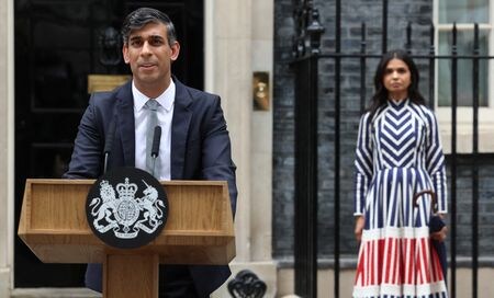 　スナク英首相は５日、４日投票の総選挙惨敗を受け、保守党党首を辞任すると表明した。この後、チャールズ国王に面会し、首相辞任を申し出る。（２０２４年　ロイター／Phil Noble）