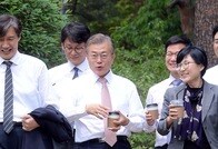 文在寅は「反日」「親北」なのか