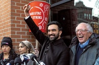 支持率1％からの下克上...無名だったマムダニが「クオモ王朝」を倒し、NY新市長となれた理由