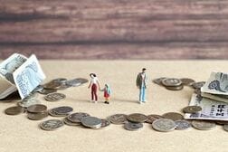 国際的に見て日本の子どもの学力は高いが、2人親世帯と1人親世帯の学力格差は大きい