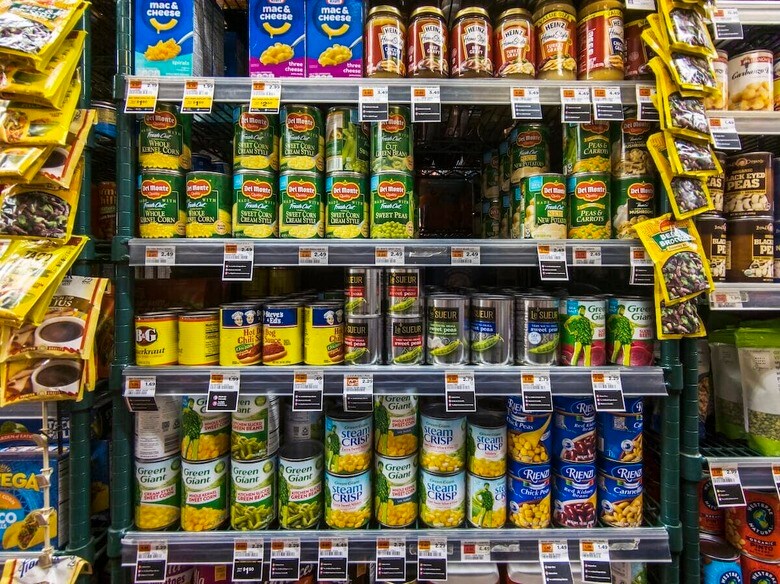 鉄やアルミに関税をかければ缶詰のコストも上昇する（6月24日、ニューヨーク）