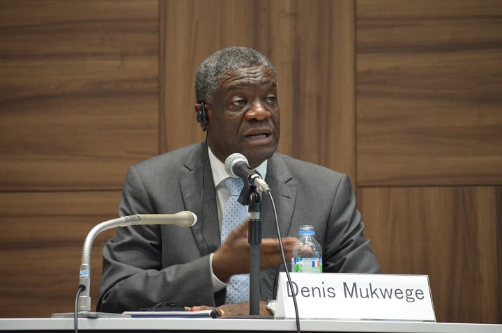 都内で講演するデニ・ムクウェゲ医師　　　写真:コンゴの性暴力と紛争を考える会