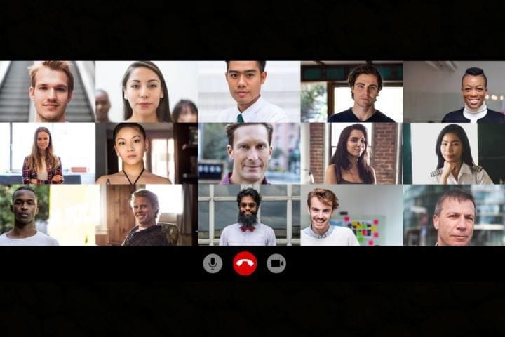 フィジカルな対面は憚られコミュニケーションが難しい時代に突入（写真はイメージ）　LeoPatrizi-iStock