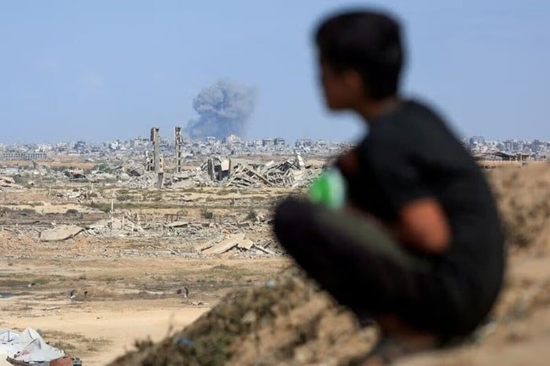 パレスチナ自治区ガザにおける和平案を巡り、イスラエルとイスラム組織ハマスによる間接協議が６日始まった。写真はガザ中央部から見たガザ市。同日撮影（２０２５年　ロイター/Dawoud Abu Alkas）