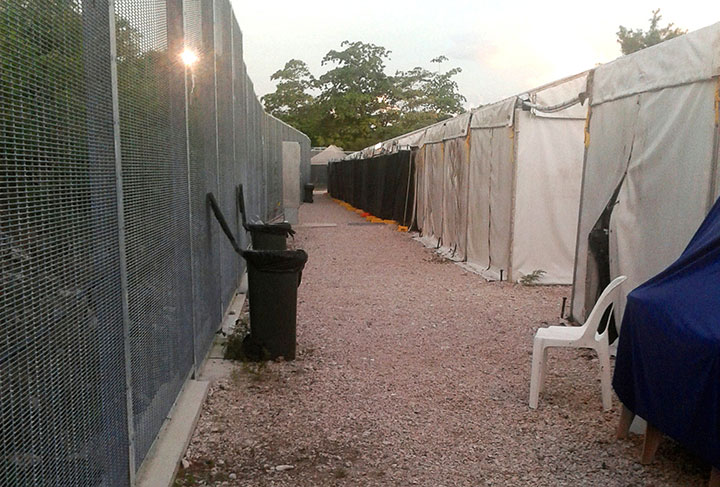 ナウルの豪難民収容所のものとされる写真　Amnesty International/REUTERS