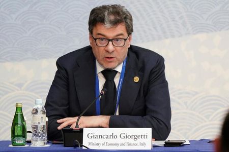 イタリアのジョルジェッティ経済財務相は１９日、インフレ抑制に向けた欧州中央銀行（ＥＣＢ）の利上げが経済成長率低下という形で打撃をもたらすとの見方を示した。写真は、２０２３年５月１１日に新潟市で会見する同相。（２０２３年　ロイター／KAZUHIRO NOGI/Pool via REUTERS）