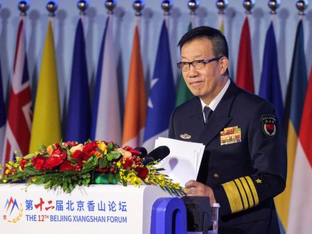 　中国の董軍国防相は１８日、世界的に「弱肉強食」による分断が進んでいることに警告し、結束に向けた一層の努力を求めた（２０２５年　ロイター/Maxim Shemetov）