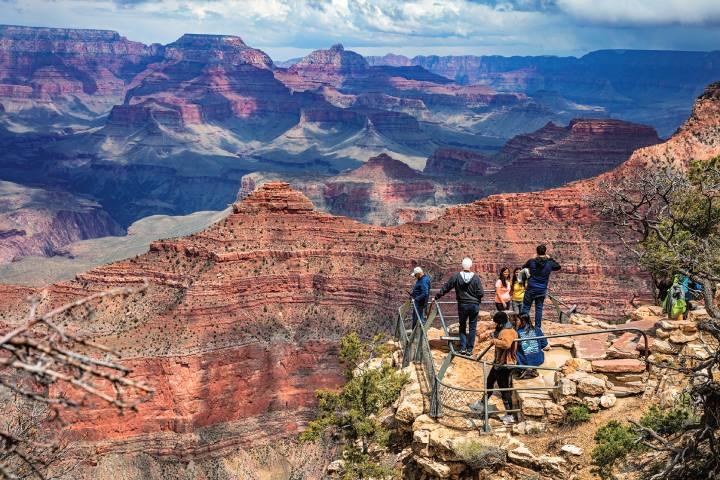 マイクロプラスチックは自然界の隅々に運ばれる(米アリゾナ州のグランドキャニオン)　RAWF8/ISTOCK