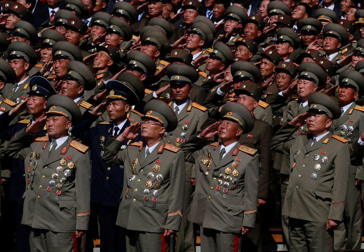 2018年の建国70周年記念パレードで敬礼する北朝鮮軍幹部　Danish Siddiqui-REUTERS