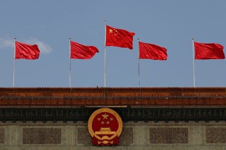 　６月１６日、中国国家発展改革委員会（発改委）は、固定資産投資プロジェクトの承認件数が５月に１０件となり、総額は１２１０億元（１８１億ドル）と前月の６倍強に増えたと発表した。写真は北京で２０２０年５月撮影（２０２２年　ロイター／Carlos Garcia Rawlins ）