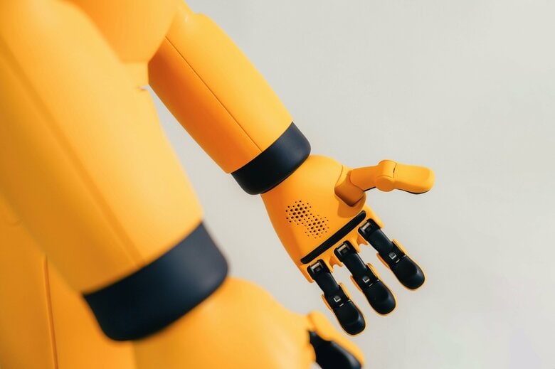 人手不足の救世主になるか…車から荷物を取り出し、玄関先まで届ける人型ロボットの驚くべき映像