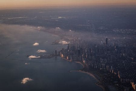 2025年10月12日、米イリノイ州シカゴ。REUTERS/Jeenah Moon