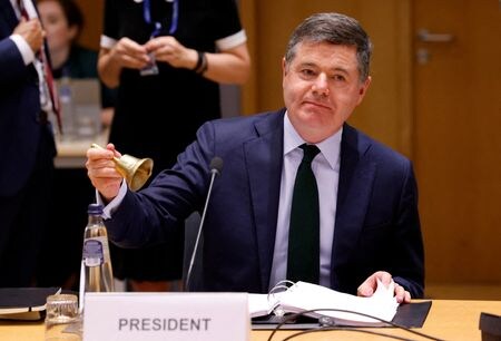 ユーロ圏財務相会合（ユーログループ）は２４日、ドナフー議長（アイルランド財務相）以外、次期議長の立候補は受け付けていないと明らかにした。７月撮影（２０２２年　ロイター/Yves Herman）