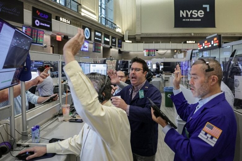 ニューヨーク証券取引所。5月15日撮影。REUTERS/Jeenah Moon