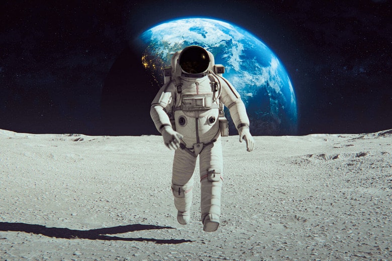 宇宙滞在中は筋力低下を防ぐためにウエートリフティングをするが　NZOKA JOHN/ISTOCK