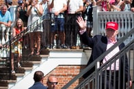 SNSで嘘発覚？ トランプは夏休みを全力でエンジョイ