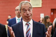 イギリス統一地方選で二大政党が大敗...「英政界の中心」ファラージ氏がここまで「成り上がれた」ワケ