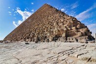 ピラミッドに入った女性を襲った謎の「不快感」...その正体は？　「入って即後悔した」