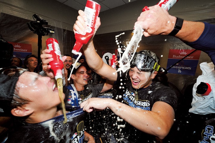 ワールドシリーズ優勝後のビールでのシャンパンファイト