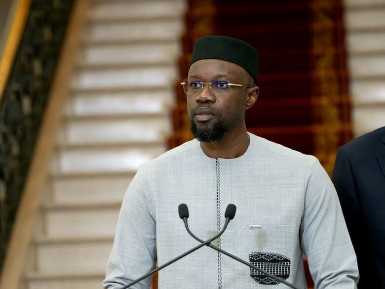 解任されたセネガルのソンコ首相。２０２４年４月、ダカールで撮影（２０２６年　ロイター/Abdou Karim Ndoye）