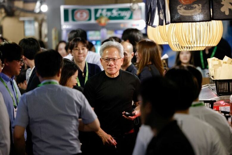 写真はエヌビディアのジェンスン・フアン最高経営責任者。6月1日、台北で撮影。 REUTERS/Ann Wang