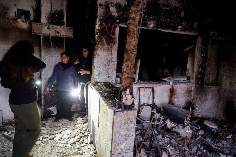 イスラエル軍は、ヨルダン川西岸ジェニンでパレスチナ武装勢力に対する急襲作戦を実施し、パレスチナ当局によると12人が死亡した（2023年　ロイター/Raneen Sawafta）