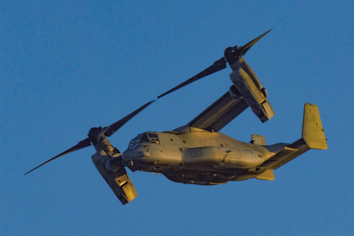 米軍　実物　オスプレイ　ヘリ　窓　② 送料無料 その他