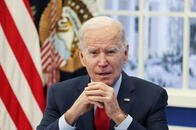 中間選挙の年、バイデン支持率挽回のカギは「アメリカ回帰」