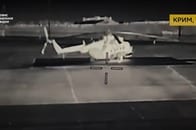 【動画】ロシア軍Mi-8ヘリに忍び寄り、瞬時に突撃するドローン...反撃の隙もない自爆攻撃の瞬間映像を公開