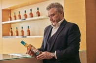 物語の始まりは「日本のミズナラ」との出会い...常識を覆した、日本限定発売の特別なシーバスリーガルとは？