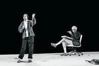 稀代のパワーカップル『ヒラリーとクリントン』、政治家の結婚を描いた笑えない喜劇