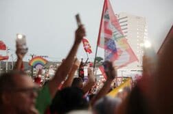 ブラジル大統領選、最後のテレビ討論会中止　有力2候補欠席