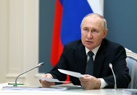 ロシアのプーチン大統領（写真）とインドのモディ首相は３０日に電話会談を行い、ウクライナを巡る情勢のほか、週末に起きたロシアの民間軍事会社ワグネルの武装蜂起などについて話し合った。４月撮影。提供写真（２０２３年　ロイター/Sputnik/Gavriil Grigorov/Kremlin via REUTERS）