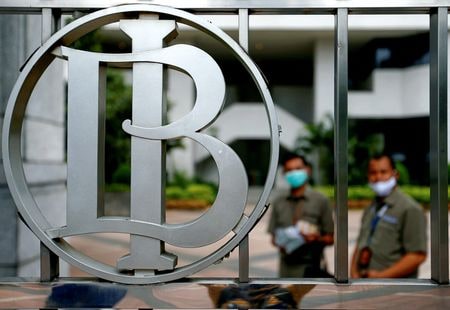 国際通貨基金（ＩＭＦ）は２６日に公表した報告書で、インドネシアの中央銀行による２０２２年の国債直接買い入れについて、市場が機能不全に陥った時に限定するよう勧告した。写真はインドネシア中銀本部、２０２０年９月撮影（２０２２年　ロイター／Ajeng Dinar Ulfiana）